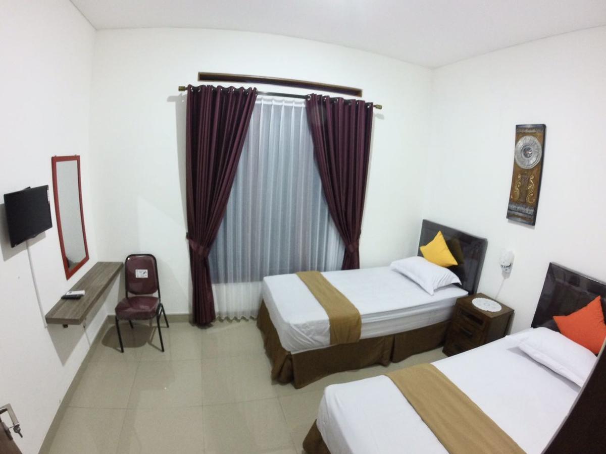 Padma Laguna Guesthouse Baturetno Εξωτερικό φωτογραφία